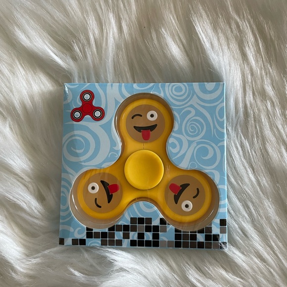 2 Yellow Handspinners - Picture 5 of 10